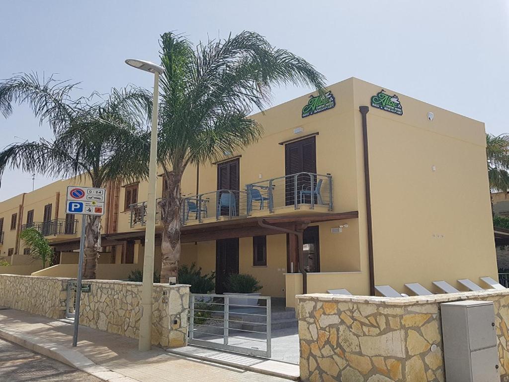 B&B Aloe Comfort Rooms ซานวิโต โลคาโป ภายนอก รูปภาพ