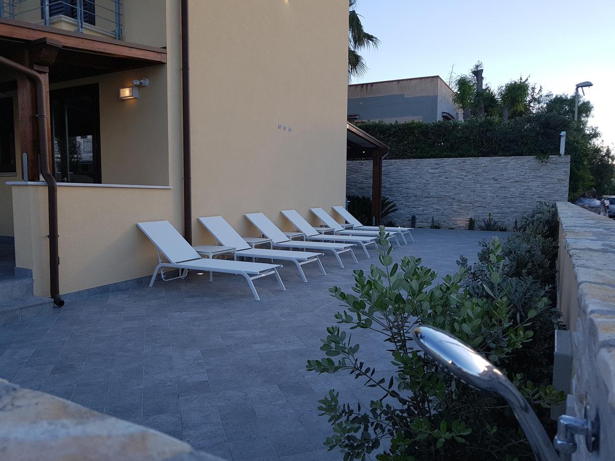 B&B Aloe Comfort Rooms ซานวิโต โลคาโป ภายนอก รูปภาพ