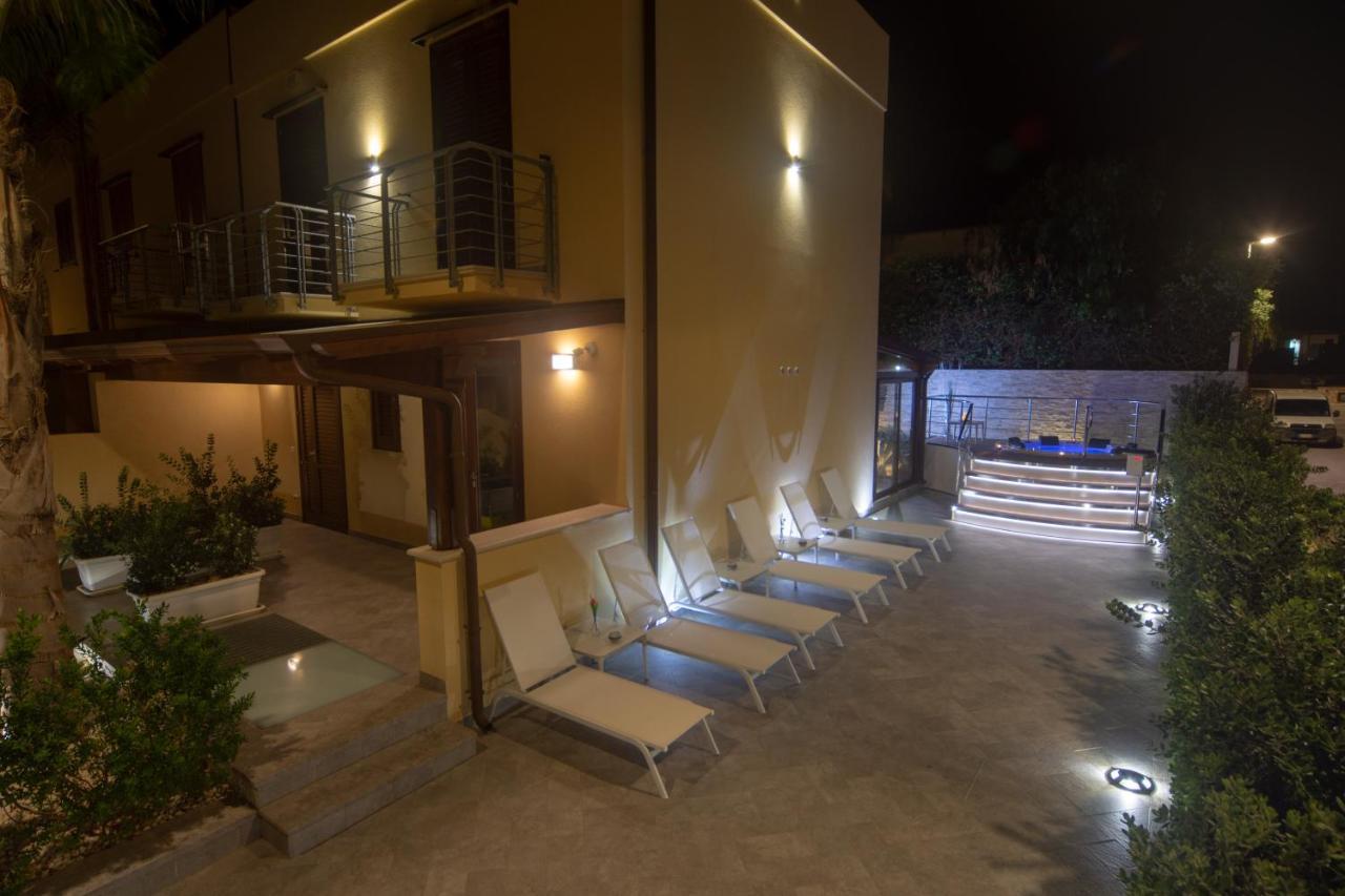 B&B Aloe Comfort Rooms ซานวิโต โลคาโป ภายนอก รูปภาพ
